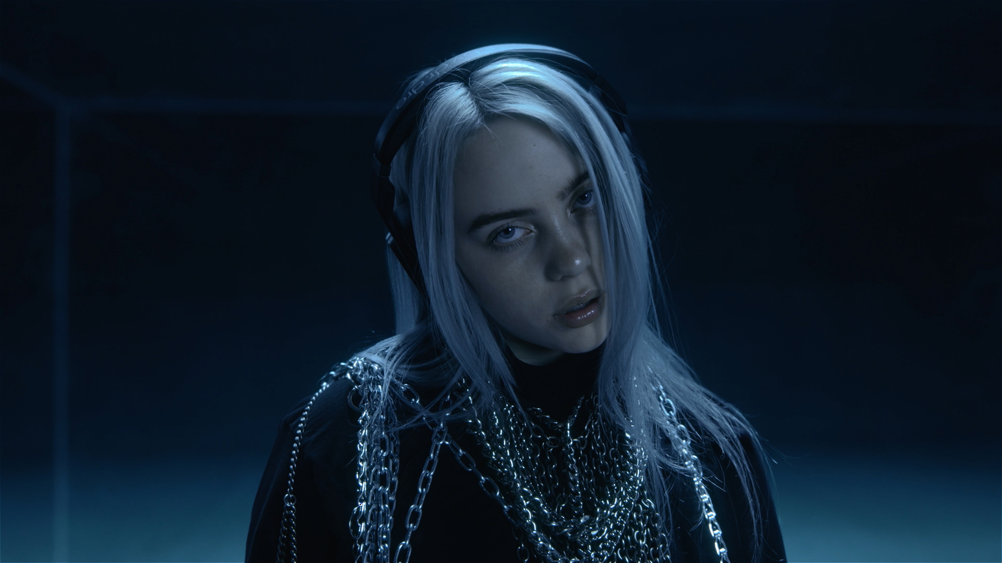 Песни lovely billie eilish на русском. Билли Айлиш. Билли Айлиш Lovely. Billie Eilish Khalid. Билли Айлиш и Khalid.